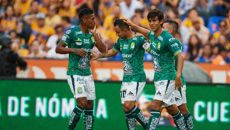 Jugadores de León tras un partido 