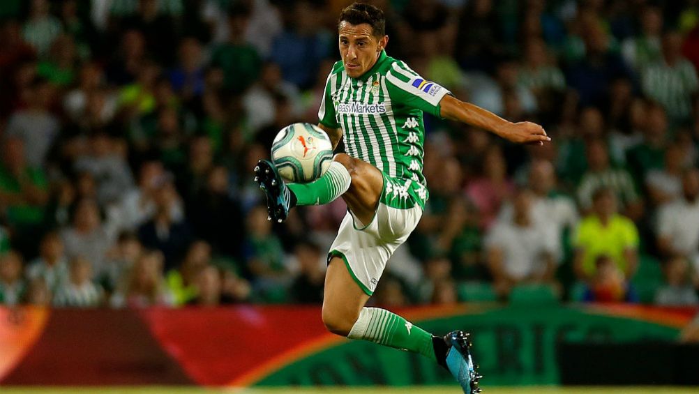 Andrés Gaurdado en acción del Betis vs Eibar