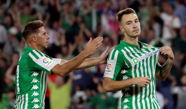 Loren Morón celebrando su anotación ante Eibar