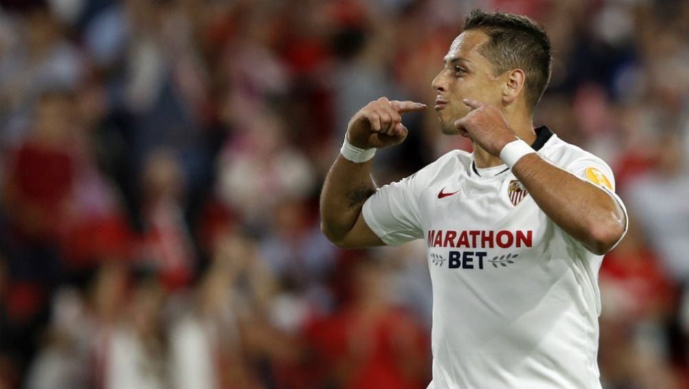 Chicharito, en un partido del Sevilla