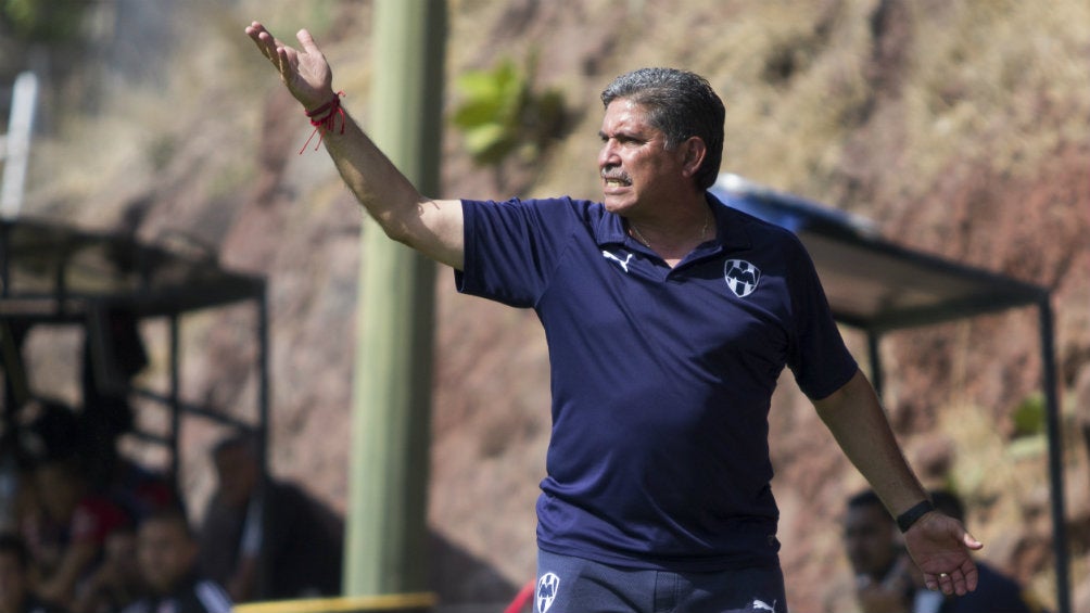 José Treviño durante un partido con Monterrey Sub 17