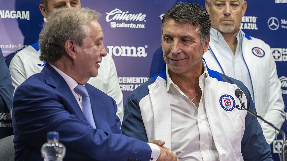 Víctor Garcés en la presentación de Siboldi