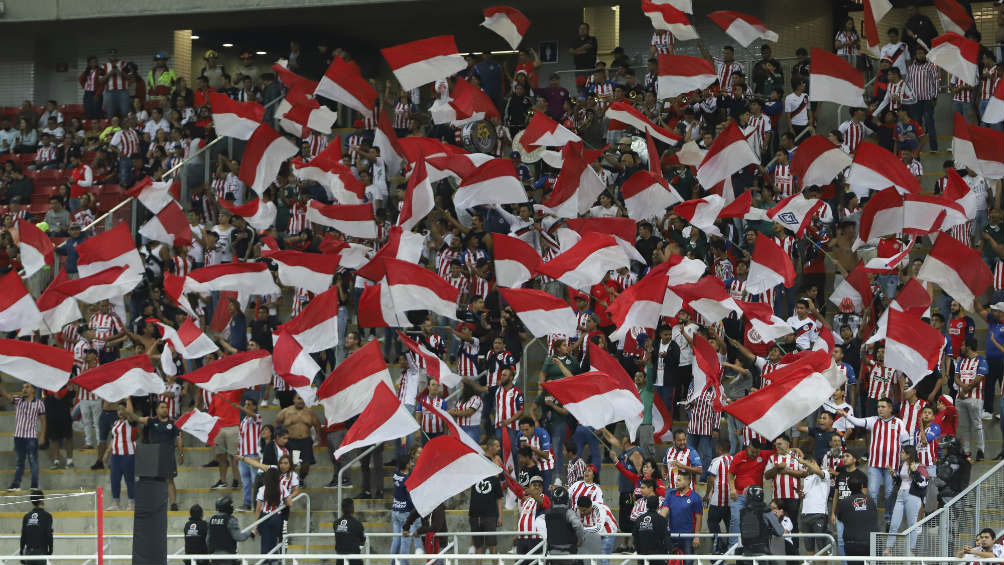 Afición de Chivas en el Estadio Akron