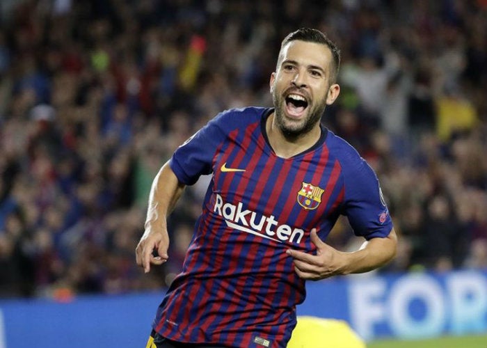 Alba festeja en un partido del Barcelona