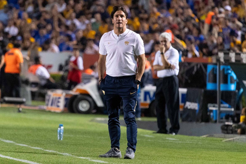 Marioni, durante un duelo de Pumas en el Volcán 