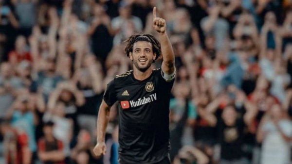 Carlos Vela celebrando su anotación ante Colorado