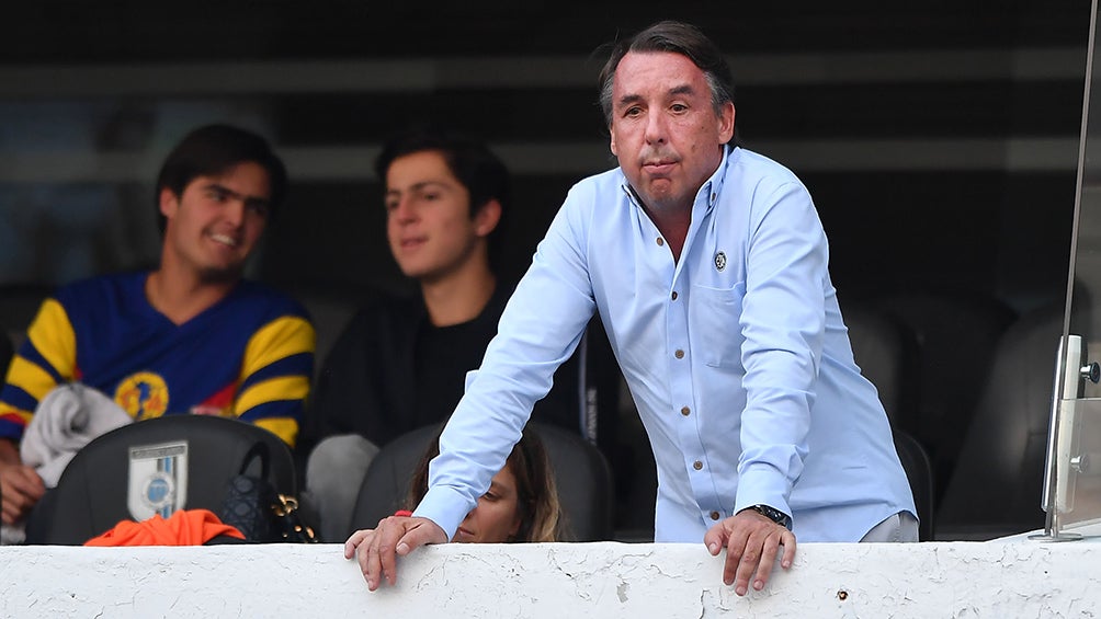 Emilio Azcárraga, en su palco en el Estadio Azteca