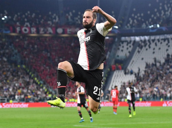 Gonzalo Higuaín celebrando una anotación