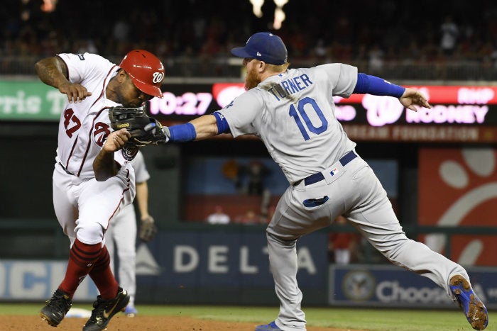 Howie Kendrick, durante el partido ante Dodgers