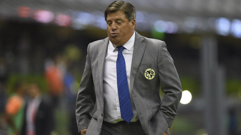 Miguel Herrera durante un juego del América