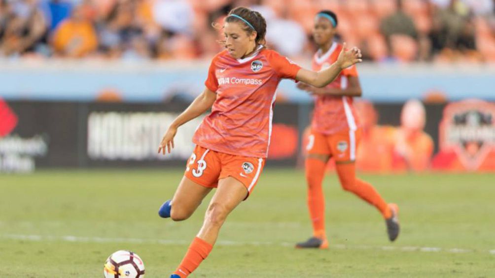 Sofía Huerta en un partido con Houston Dash 