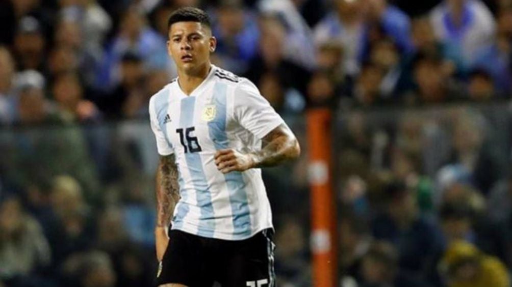 Marcos Rojo en un juego con la selección de Argentina 