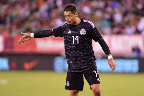 Chicharito Hernández durante un juego del Tri