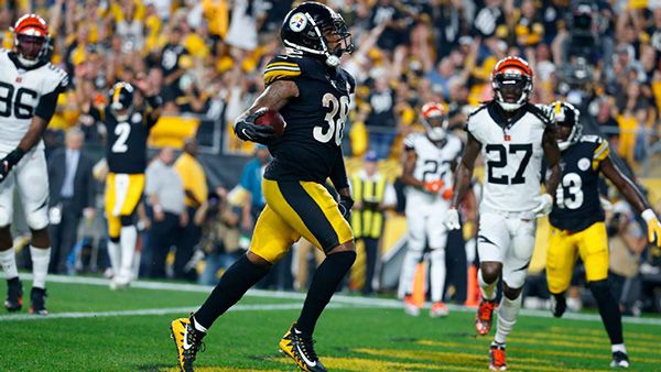 El corredor Jaylen Samuels en un partido de Steelers  