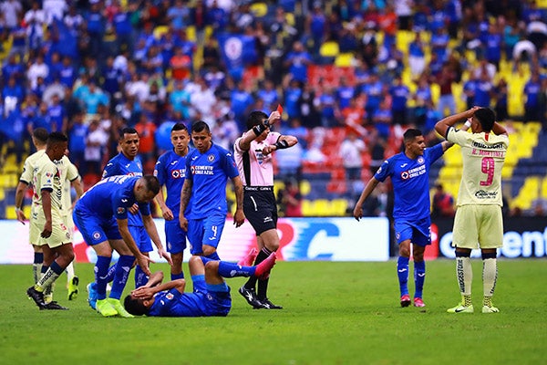 Roger Martínez, al momento de ser expulsado contra Cruz Azul 