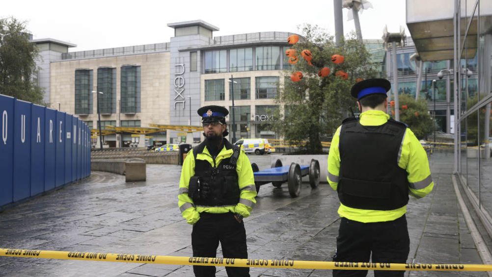 Centro comercial de Manchester es acordonado