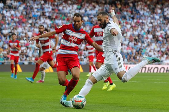 Benzema, en juego contra Granada