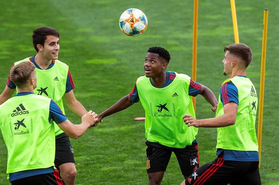 Ansu Fati, durante entrenamiento del Barcelona 