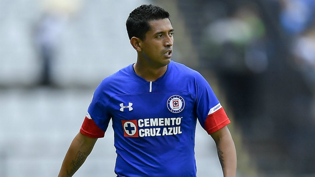 Elías Hernández, en un juego de Cruz Azul