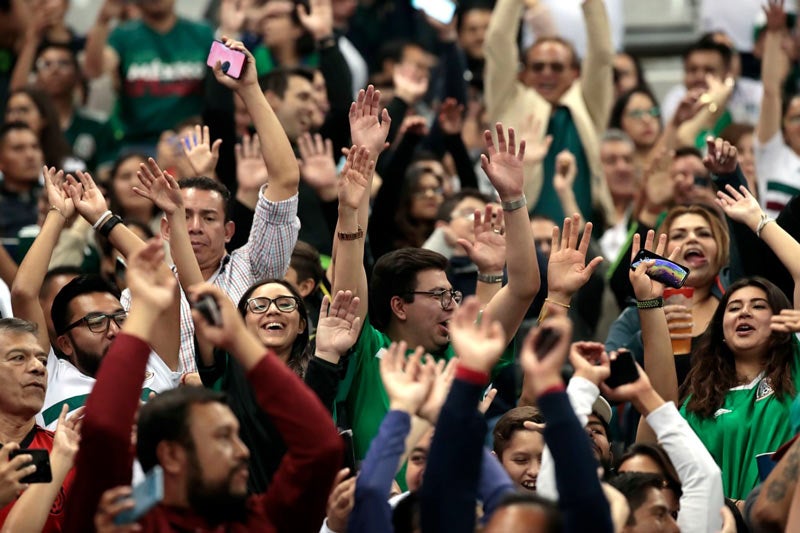 Afición se divierte en el México vs Panamá