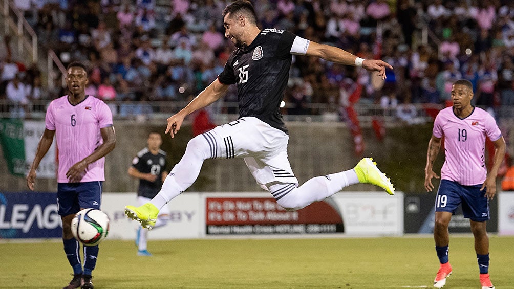 Héctor Herrera durante el duelo ante Bermudas