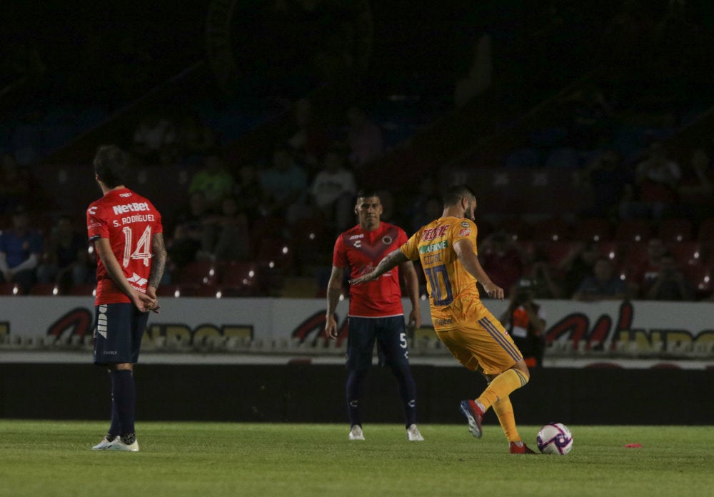 Gignac remata a puerta para firmar el gol del triunfo