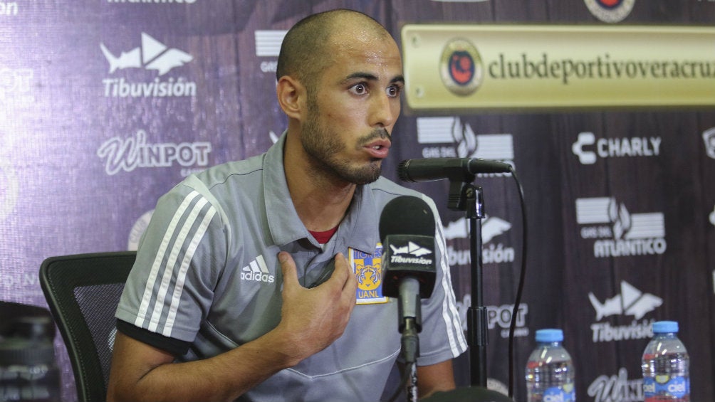 Guido Pizarro durante una charla con los medios