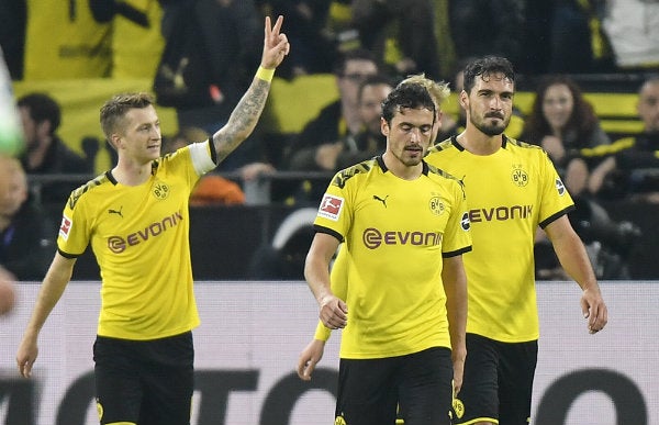 Marco Reus celebrando su anotación en el Derbi