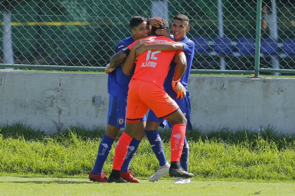 Guillermo Allison celebrando su anotación con Cruz Azul sub 20