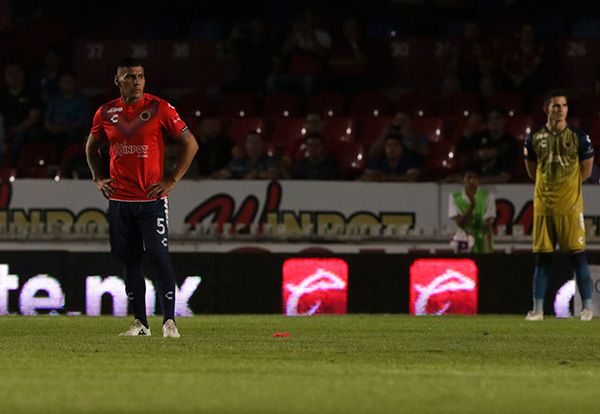 Carlos Salcido en el partido contra Tigres