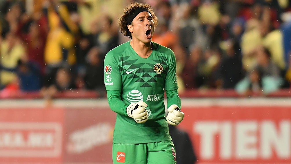 Memo Ochoa celebra una acción con América