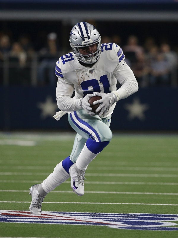 Ezekiel Elliott en acción con los Cowboys