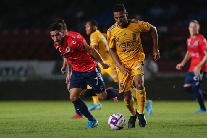 Bryan Carrasco y Rafael de Souza, durante el partido