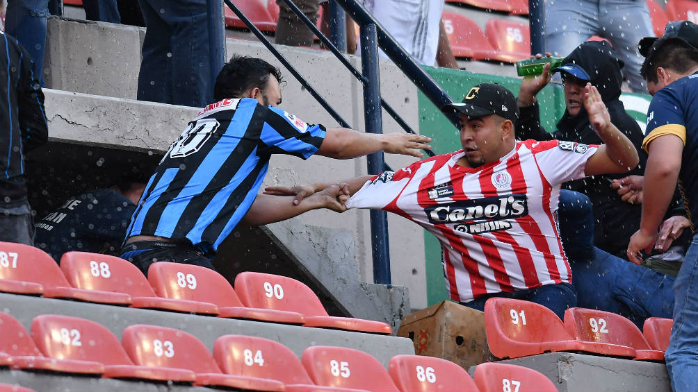 Imágens de la bronca en el Alfonso Lastras