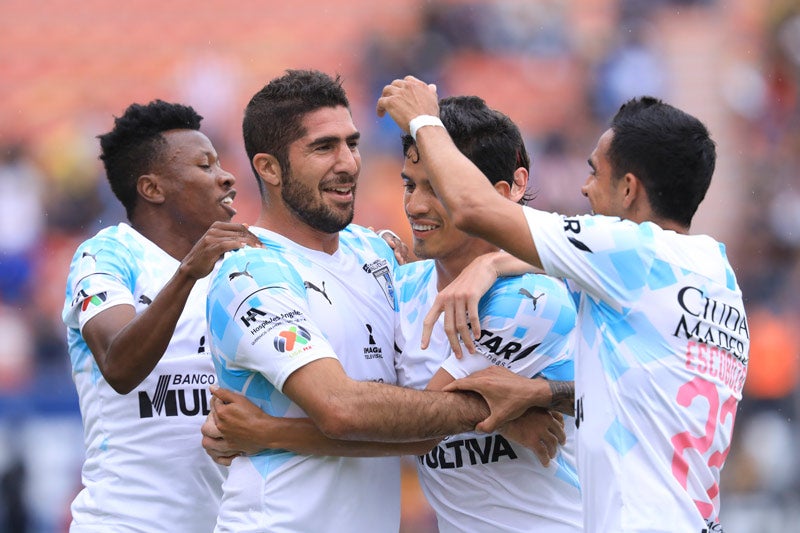 Jugadores de Gallos festejan un gol vs Atlético San Luis