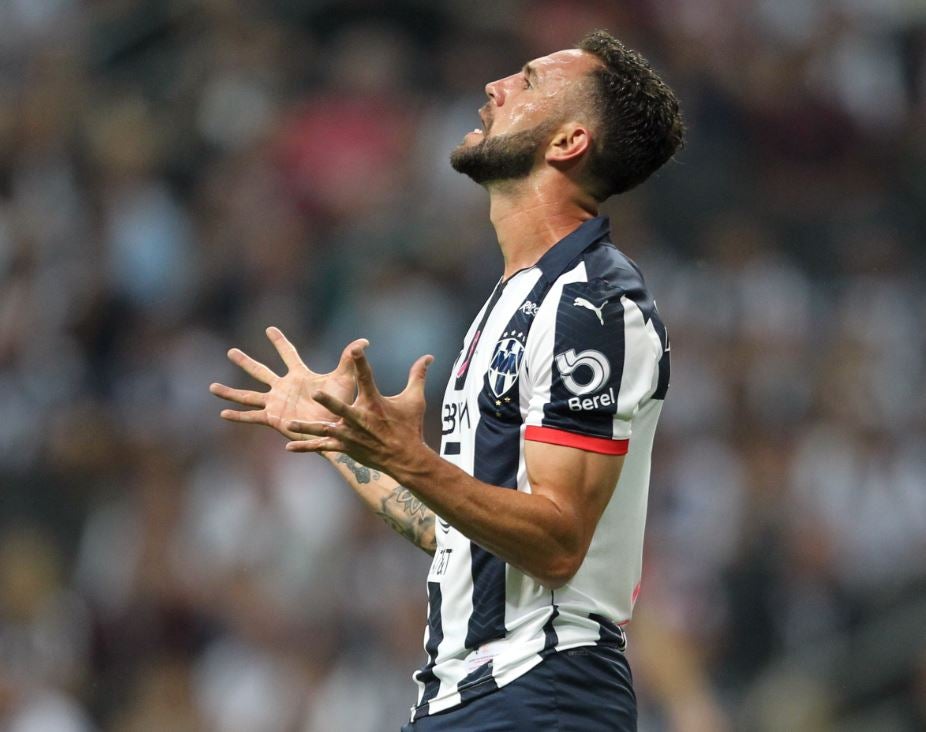 Layún se lamenta en juego de Rayados