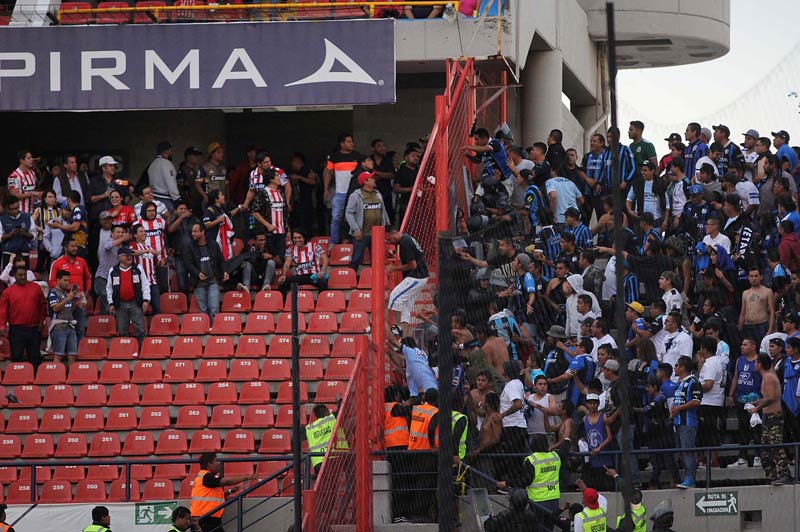 Pelea en las gradas del Alfonso Lastras