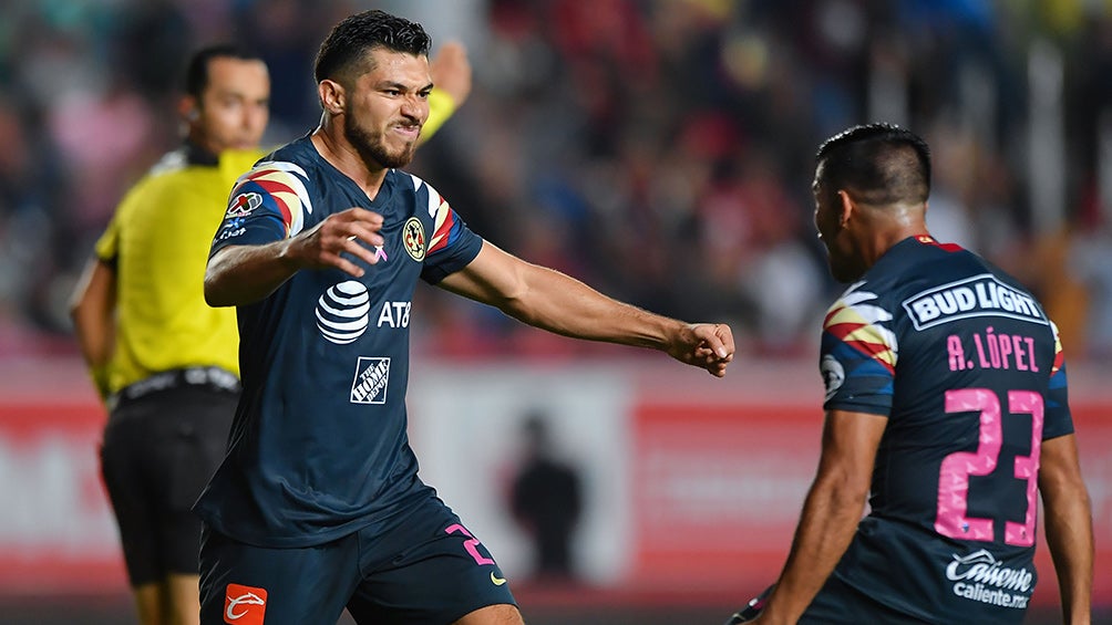 Henry Martín celebra el gol de tijera que le hizo al Necaxa