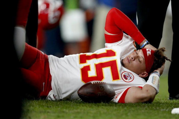 Mahomes recibe atención médica