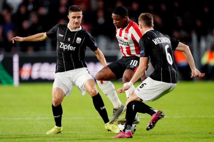 Bergwijn, durante el partido de Europa League