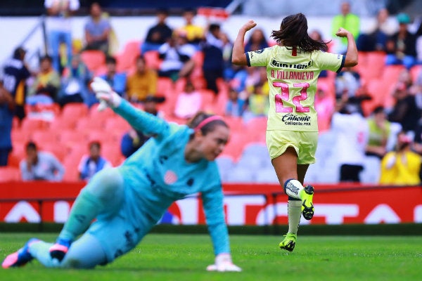 Villanueva celebrando una de sus anotaciones ante Necaxa