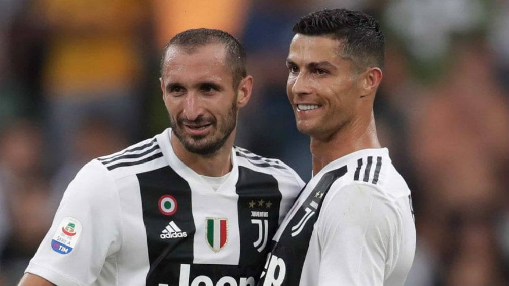 Cristiano Ronaldo y Giorgio Chiellini, jugadores de la Juventus