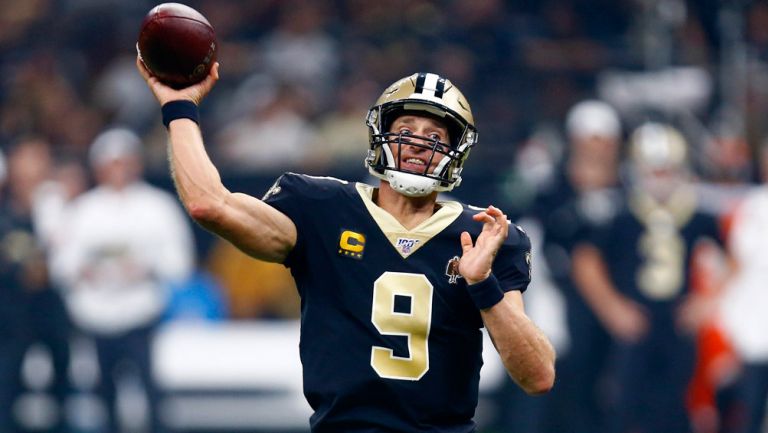 Drew Brees durante un juego con los Saints