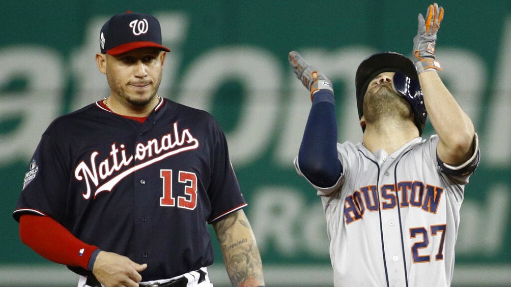 José Altuve festeja el triunfo sobre Nationals