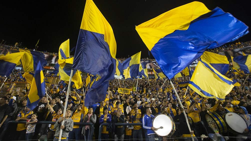 Barra de Tigres en el juego ante Cruz Azul