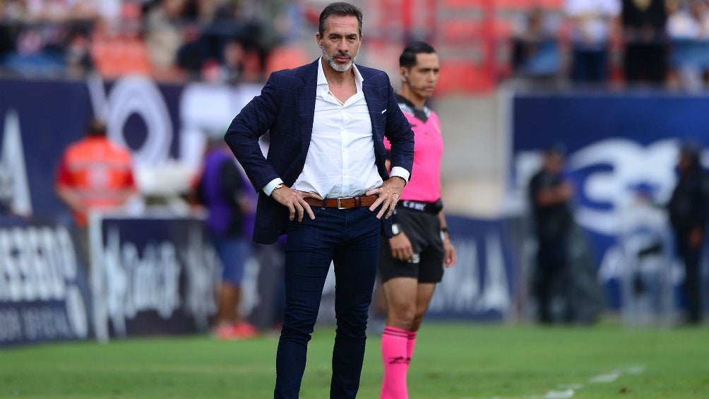 Gustavo Matosas durante un partido del Atlético San Luis