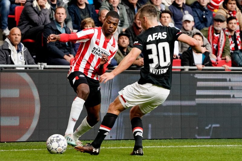 Acciones del duelo entre PSV y AZ Alkmaar