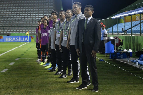 Marco Antonio Ruiz, técnico de la Sección Mexicana sub 17, y su cuerpo técnico