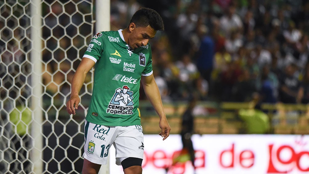 Ángel Mena durante un juego del León