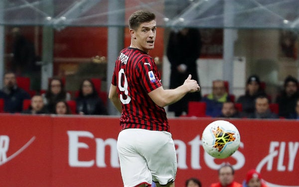 Piatek en acción con el Milan